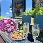 Atmosfera Apartments- в аркадии с террасой на крыше! Апартаменты Одесса